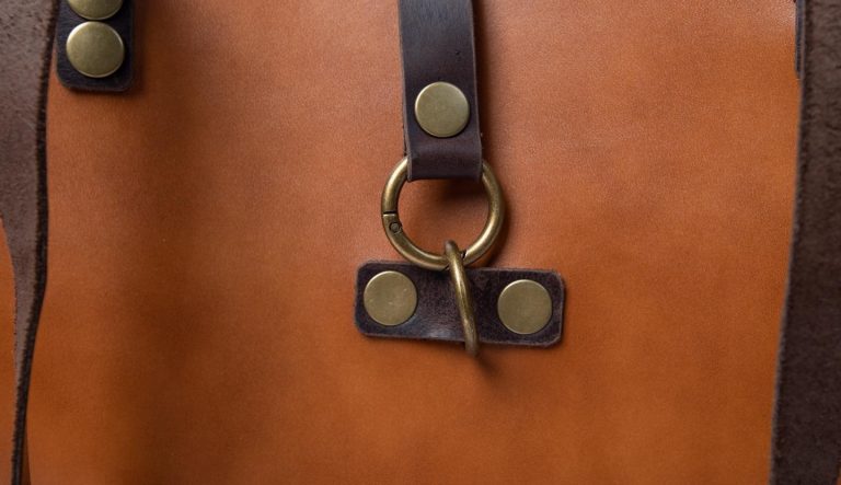 Leather tote bag clasp slip lock IMG_2877